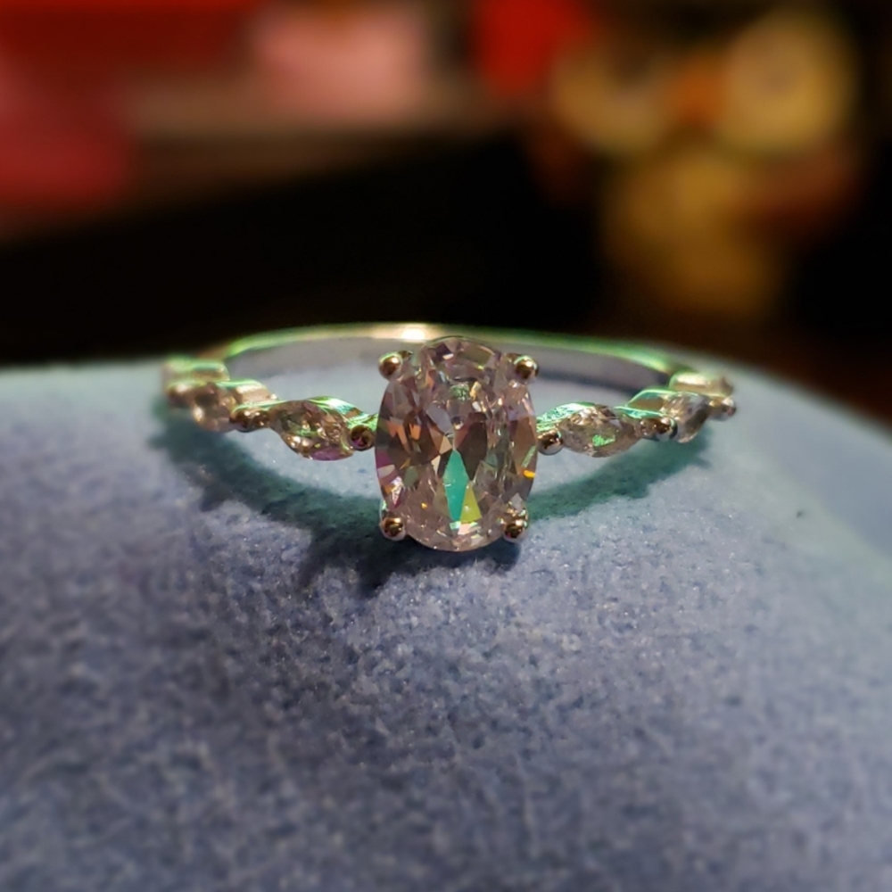 🆕 Silver & Diamond Crystal Ring 🆕 - Picture 13 of 15